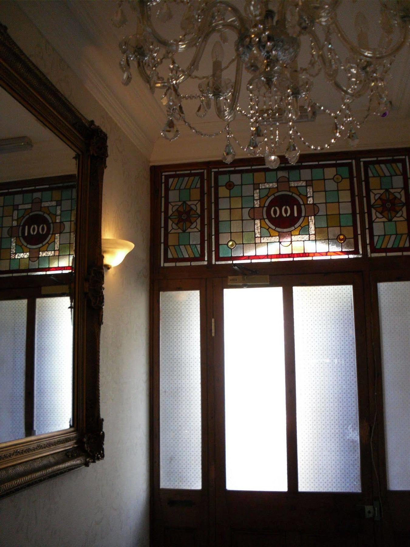Number One Hundred Bed And Breakfast Cardiff Ngoại thất bức ảnh